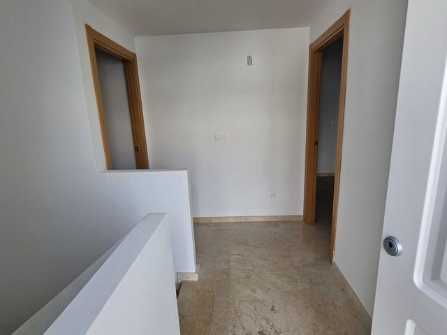 Reihenhaus, Doña Julia, R5315227