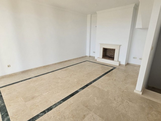 2 Slaapkamer Rijtjeshuis in Doña Julia