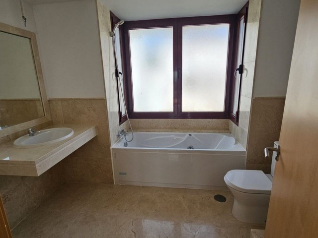 2 Sovrums Radhus i Doña Julia