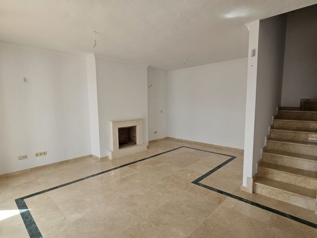 2 Slaapkamer Rijtjeshuis in Doña Julia