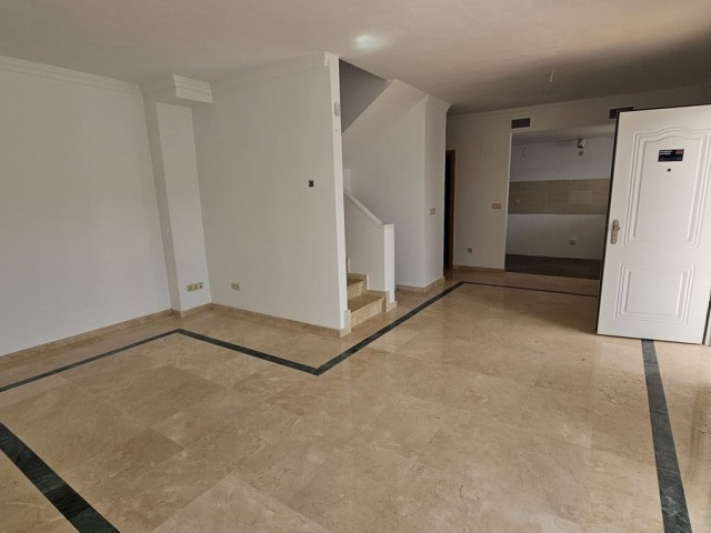 2 Slaapkamer Rijtjeshuis in Doña Julia