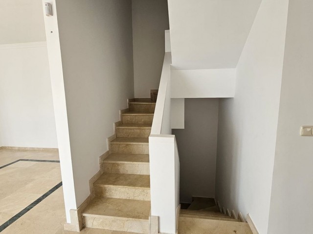 2 Slaapkamer Rijtjeshuis in Doña Julia