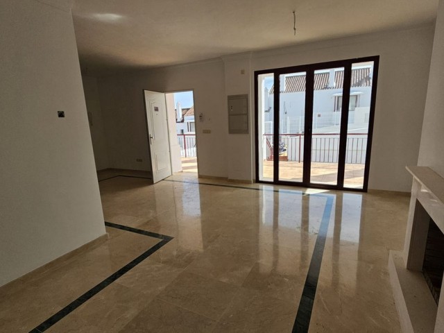 2 Schlafzimmer Reihenhaus in Doña Julia