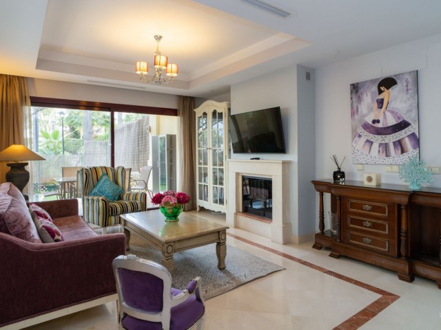 4 Schlafzimmer Reihenhaus in Nueva Andalucía