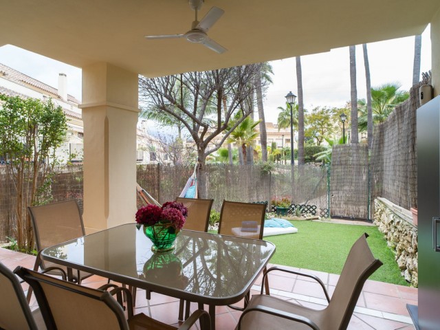 4 Schlafzimmer Reihenhaus in Nueva Andalucía