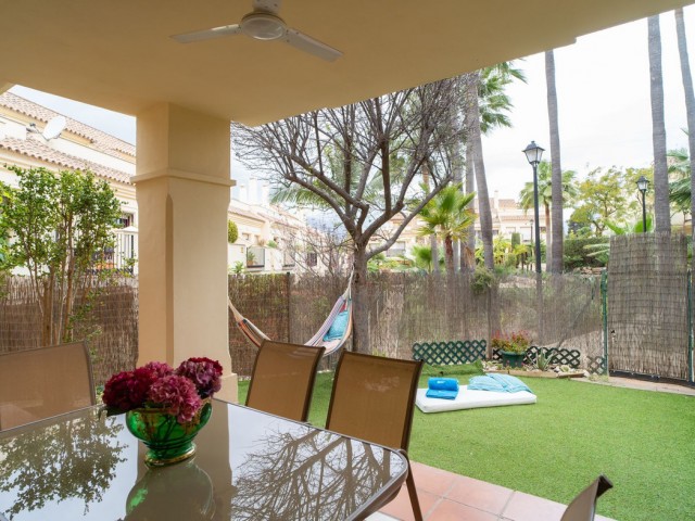 4 Schlafzimmer Reihenhaus in Nueva Andalucía