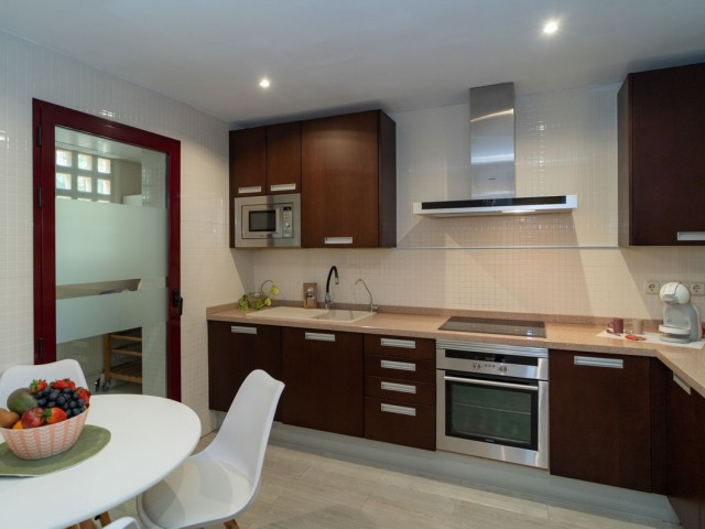 4 Schlafzimmer Reihenhaus in Nueva Andalucía