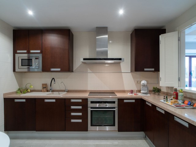 4 Schlafzimmer Reihenhaus in Nueva Andalucía