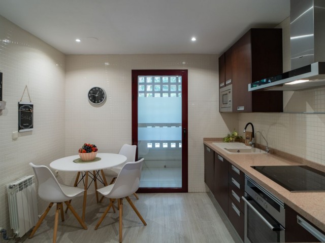 4 Schlafzimmer Reihenhaus in Nueva Andalucía