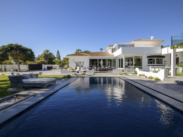 5 Schlafzimmer Villa in Estepona