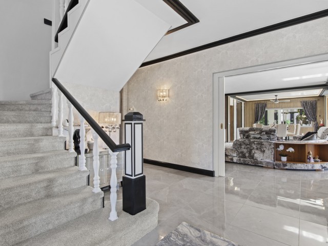 5 Schlafzimmer Villa in Estepona