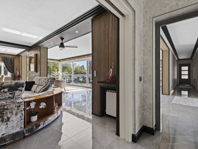 5 Schlafzimmer Villa in Estepona