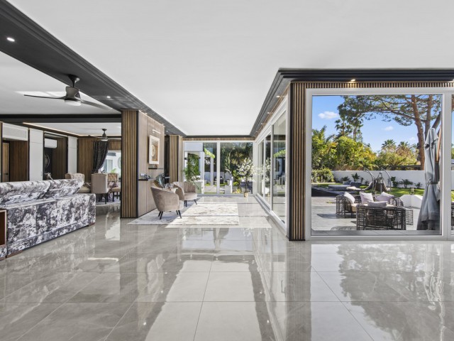 5 Schlafzimmer Villa in Estepona