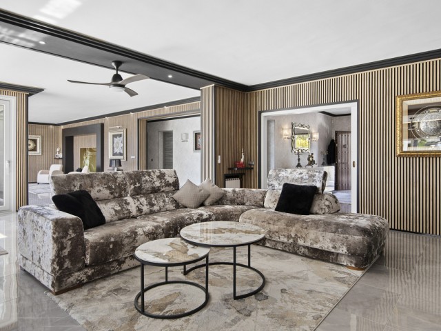 5 Schlafzimmer Villa in Estepona