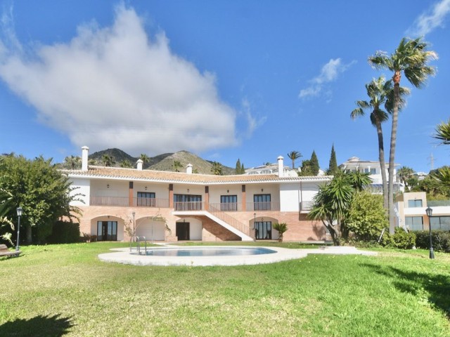 7 Schlafzimmer Villa in Benalmadena