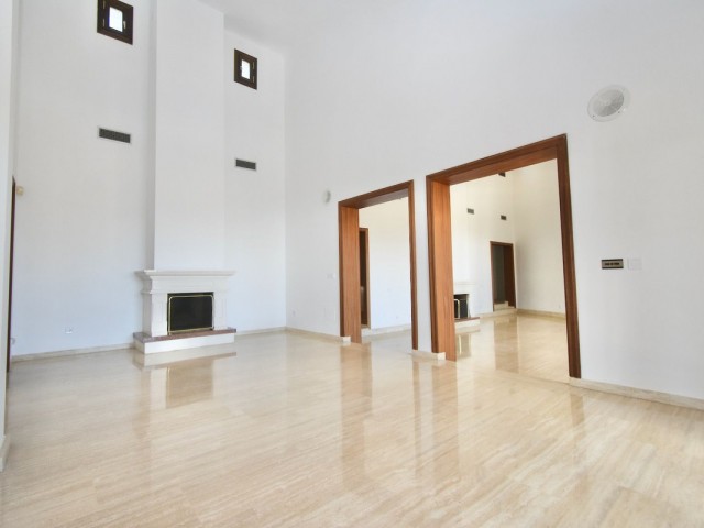 7 Schlafzimmer Villa in Benalmadena