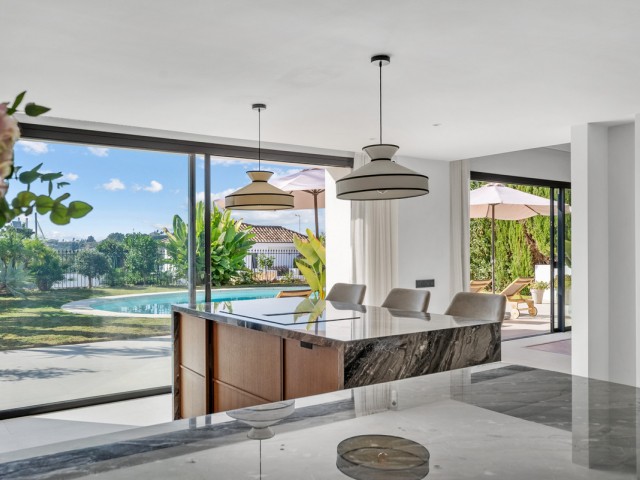 4 Schlafzimmer Villa in Nueva Andalucía