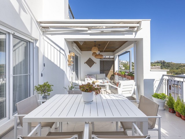 2 Bedrooms Apartment in Benahavís