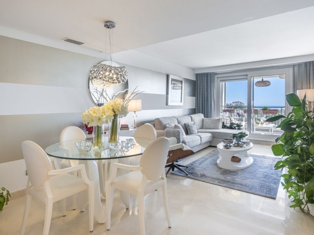 2 Bedrooms Apartment in Benahavís