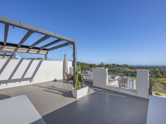 2 Bedrooms Apartment in Benahavís