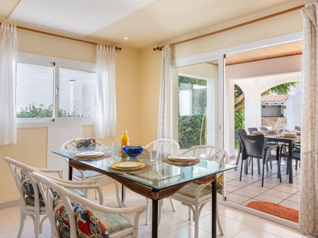 4 Bedrooms Villa in San Pedro de Alcántara