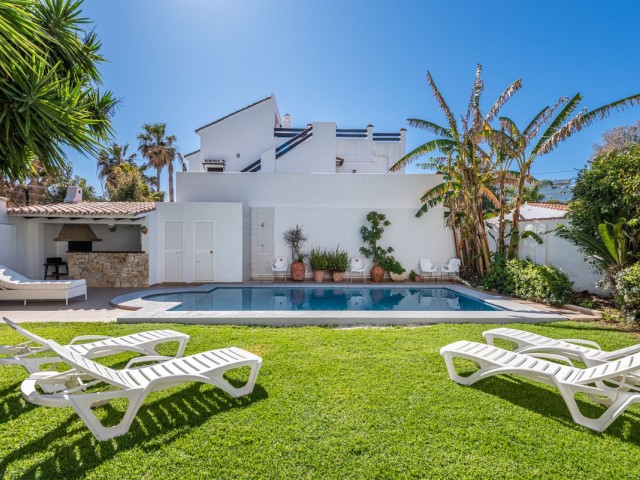 4 Bedrooms Villa in San Pedro de Alcántara