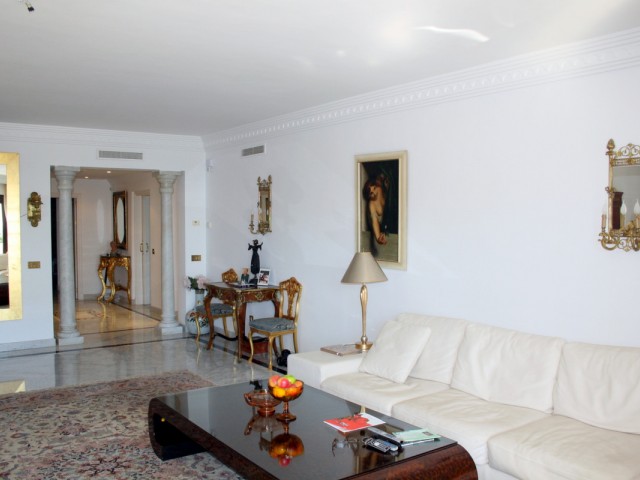 Apartment, Sierra Blanca, R2806847