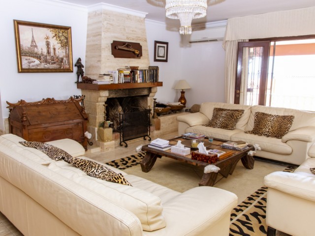 6 Schlafzimmer Villa in Estepona