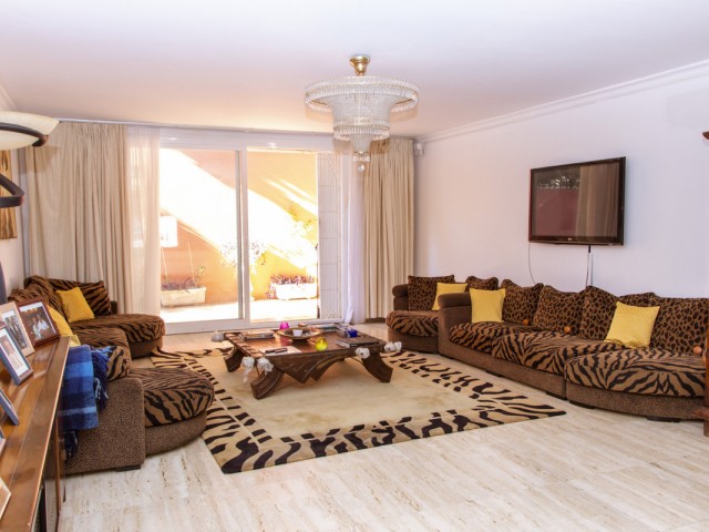 6 Sovrums Villa i Estepona