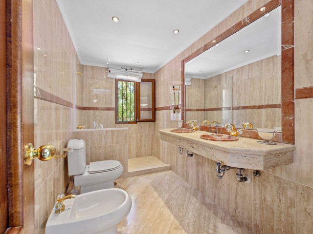 6 Schlafzimmer Villa in Estepona