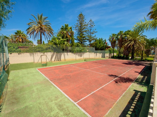 6 Schlafzimmer Villa in Estepona