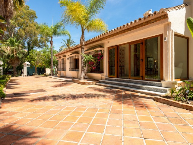 6 Schlafzimmer Villa in Estepona