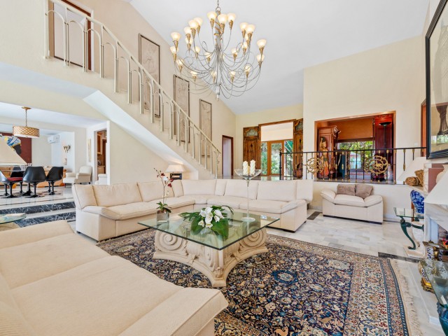 6 Schlafzimmer Villa in Estepona