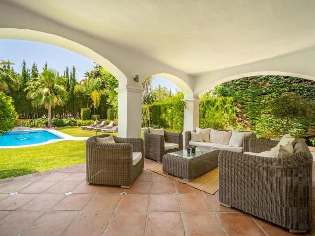 5 Schlafzimmer Villa in Nueva Andalucía