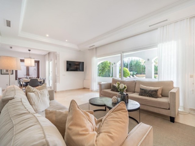 5 Schlafzimmer Villa in Nueva Andalucía