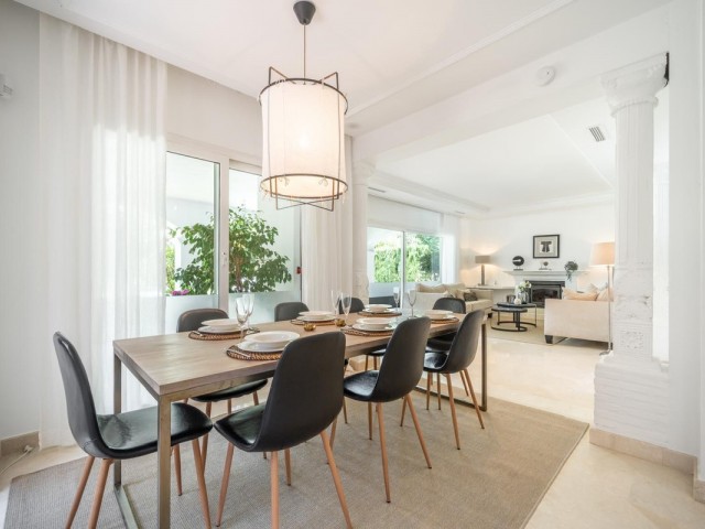 5 Schlafzimmer Villa in Nueva Andalucía