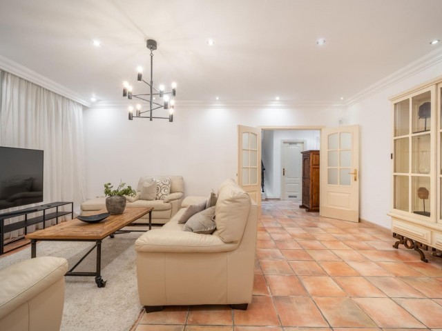 5 Schlafzimmer Villa in Nueva Andalucía