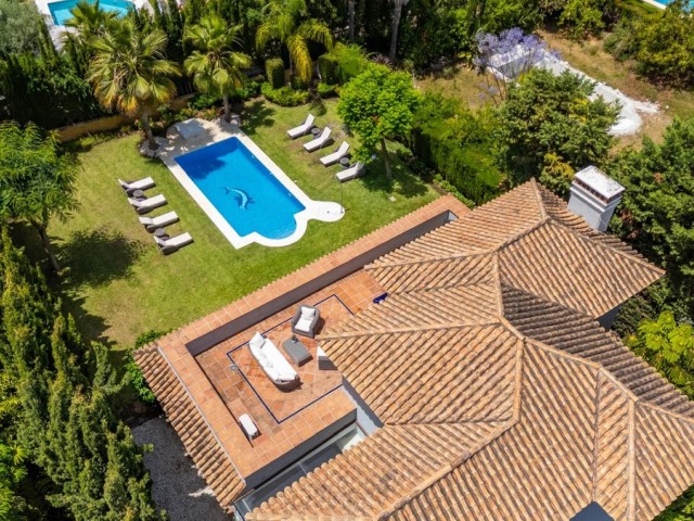 5 Bedrooms Villa in Nueva Andalucía