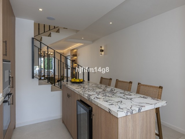 4 Makuuhuoneen Rivitalo Nueva Andalucía