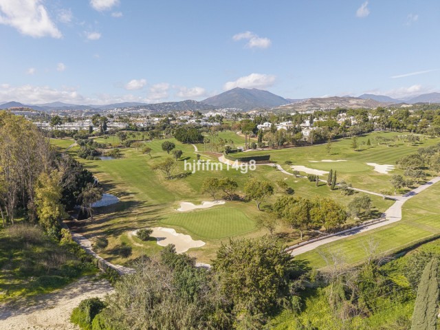 4 Makuuhuoneen Rivitalo Nueva Andalucía