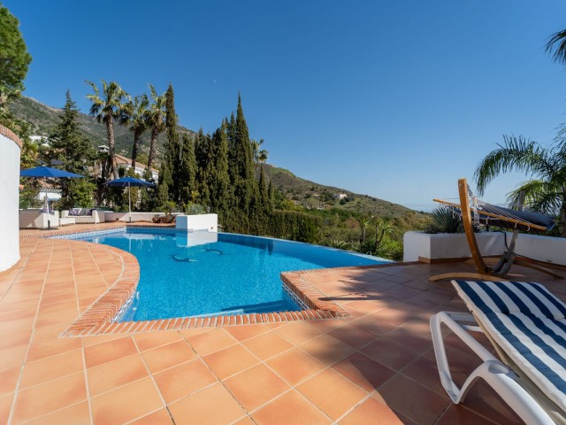 4 Schlafzimmer Villa in Valtocado