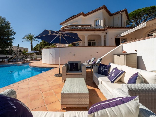 4 Schlafzimmer Villa in Valtocado