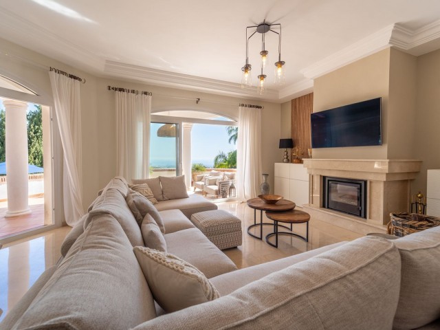 4 Schlafzimmer Villa in Valtocado