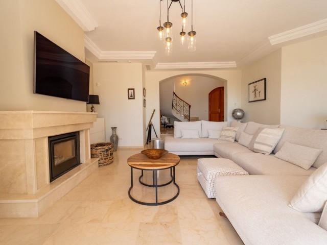 4 Schlafzimmer Villa in Valtocado