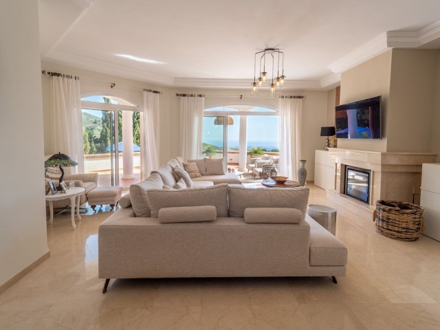 4 Schlafzimmer Villa in Valtocado