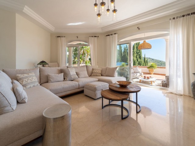 4 Makuuhuoneen Huvila Valtocado