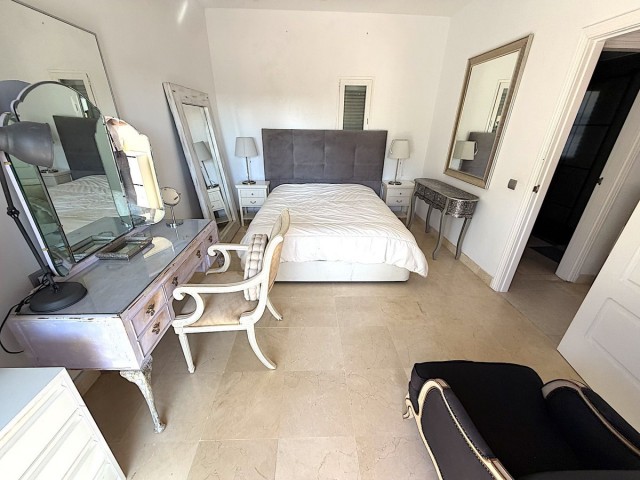 Takvåning i Bel Air