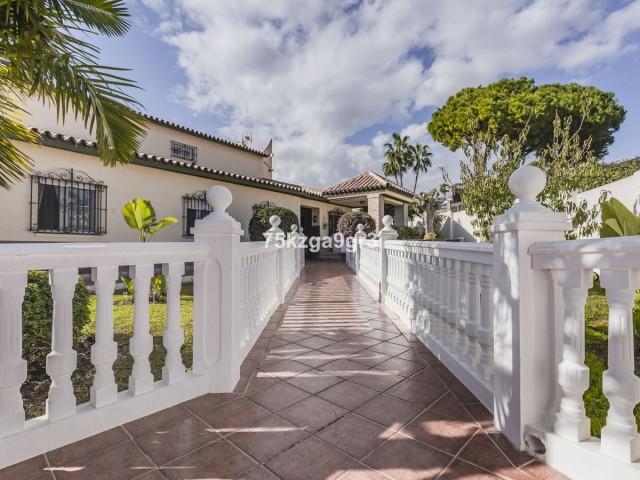 6 Bedrooms Villa in Benalmadena Costa