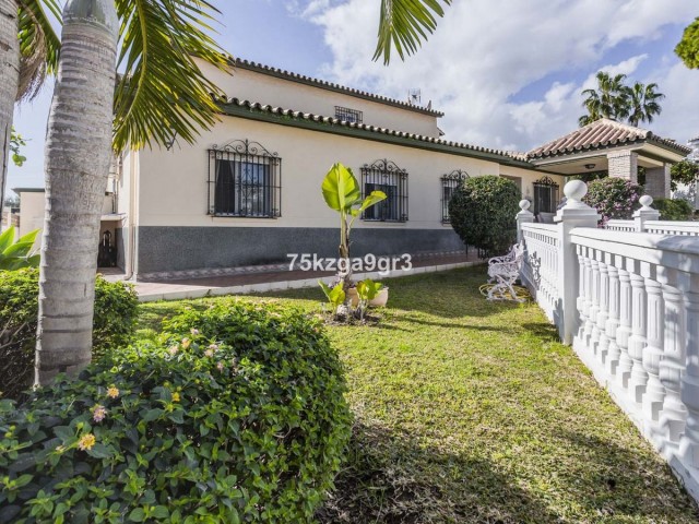6 Bedrooms Villa in Benalmadena Costa