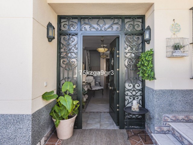 6 Bedrooms Villa in Benalmadena Costa